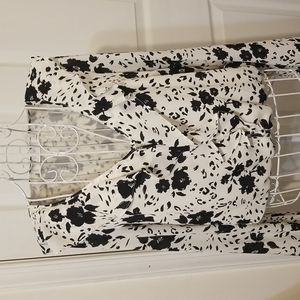 Pretty cream and black floral top